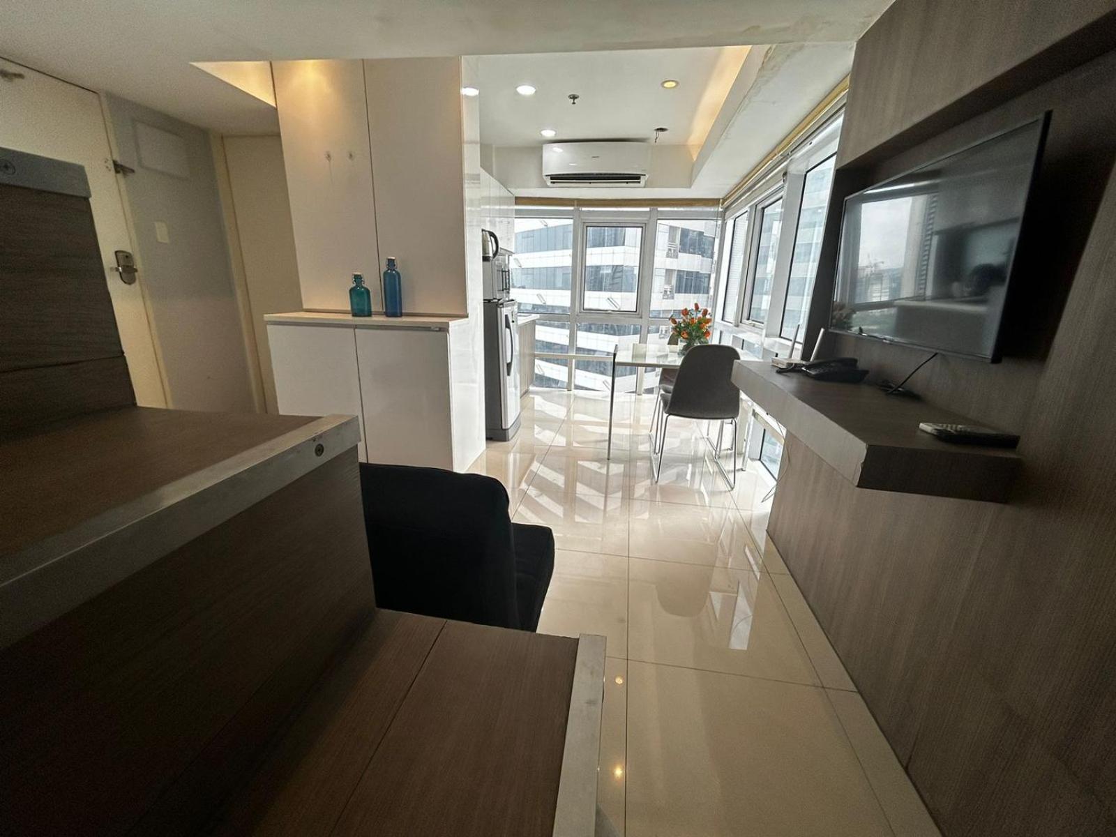 Oasis Regency @ Fort Victoria Bgc Taguig Εξωτερικό φωτογραφία
